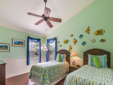 Bedroom with Two Twin Beds
